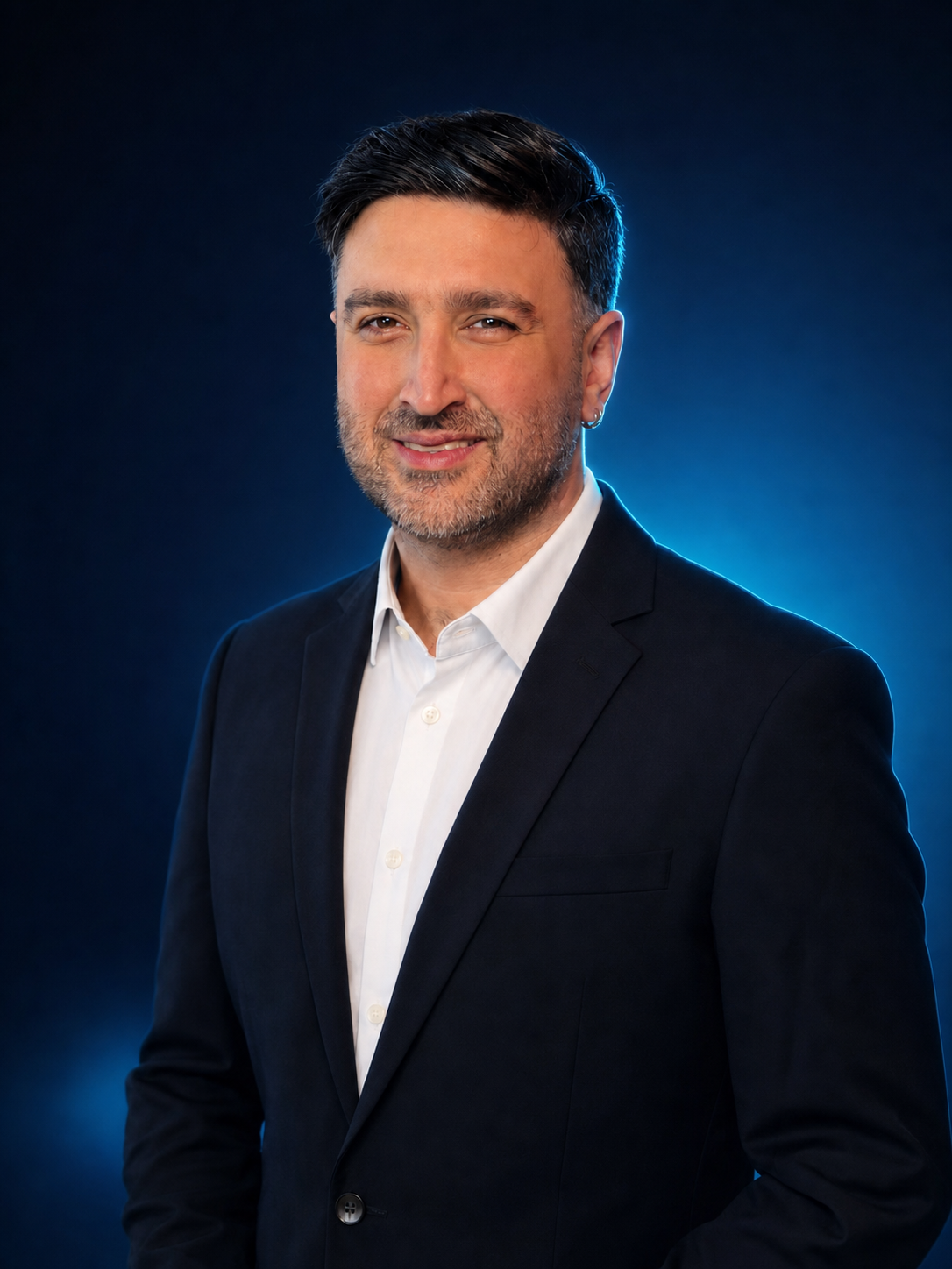 Portraitfoto von Ali Bahadoran